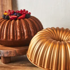 Karaca Cake Pro Aluminium Cast Decorative Bundt Cake Tin, 25.5cm, Gold
