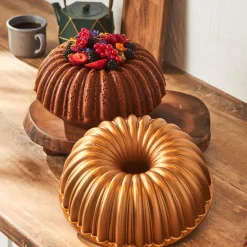 Karaca Cake Pro Aluminium Cast Decorative Bundt Cake Tin, 25.5cm, Gold